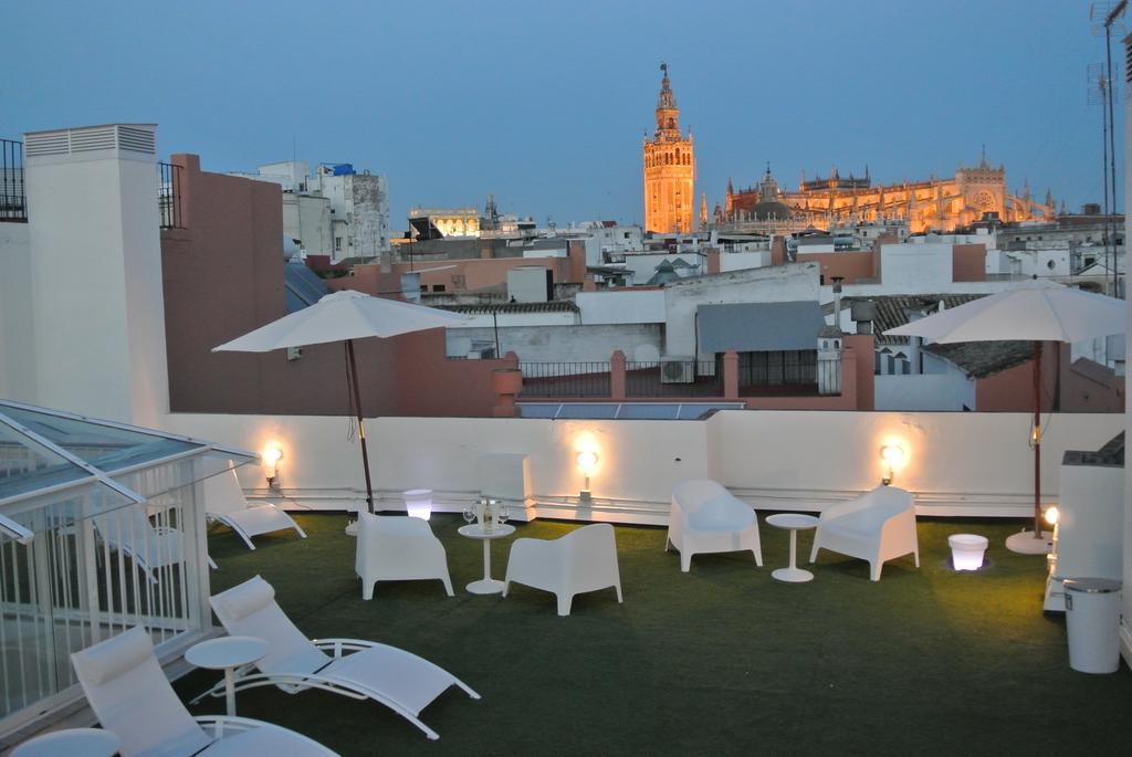 Suites Sevilla Plaza Bagian luar foto