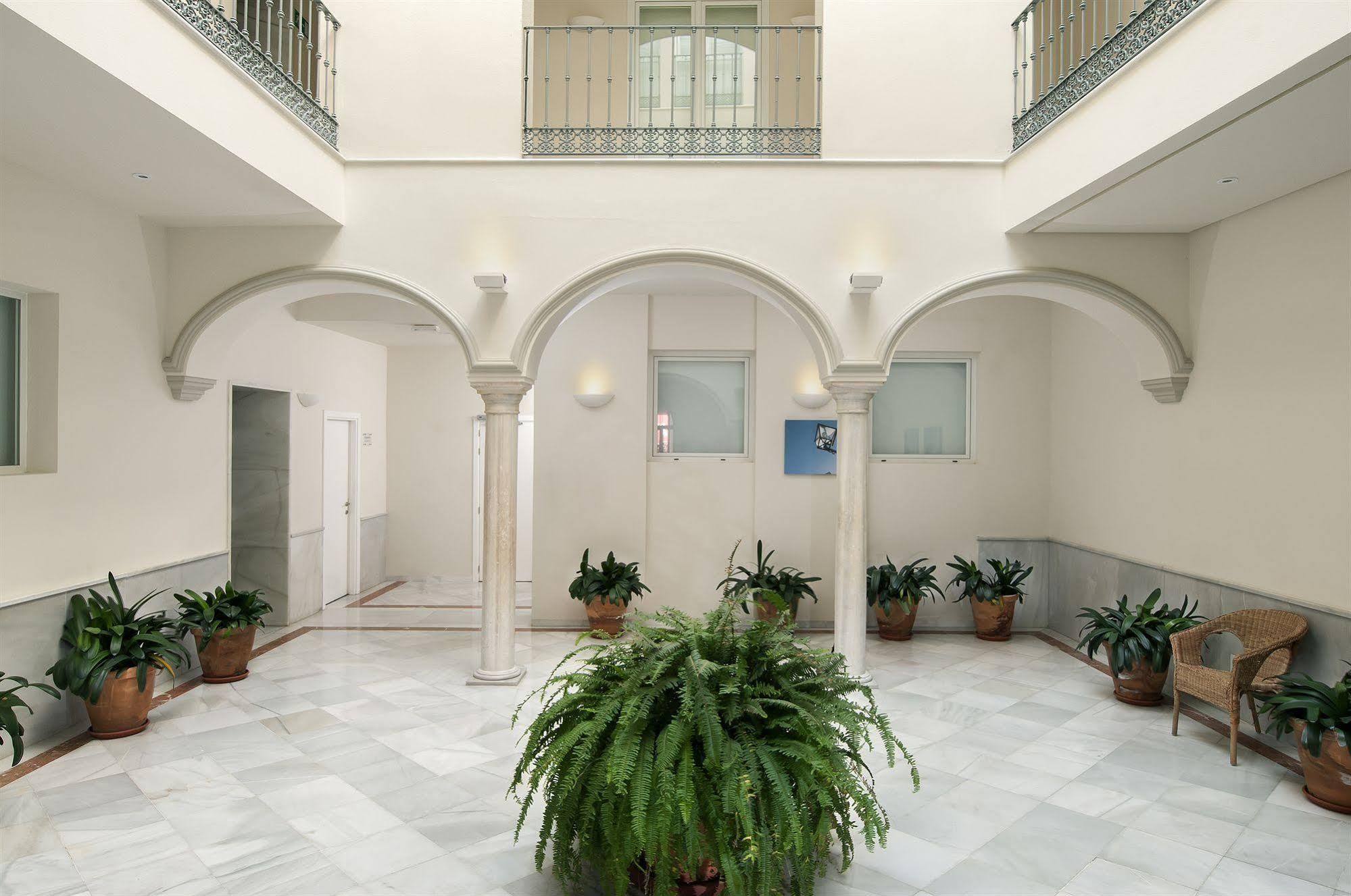 Suites Sevilla Plaza Bagian luar foto